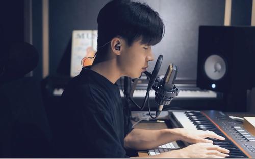 刘宪华原创单曲《可是我爱你》发布 将初恋写进歌