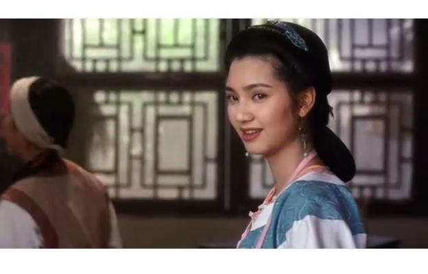 看了洪欣的旧照,才知道为什么网友要大骂张丹峰瞎了!